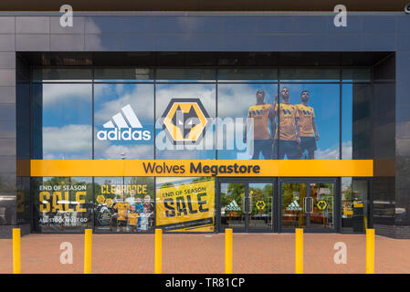 Wölfe Megastore Shop an Molineux, der Heimat der Wolverhampton Wanderers Football Club Stockfoto