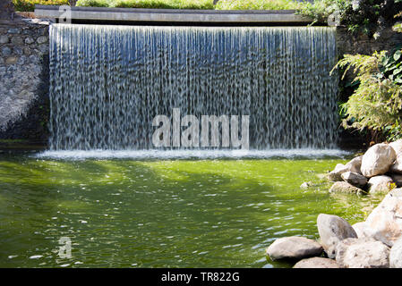 Ausblick auf den Wasserfall in Doramas Park in Las Palmas, Gran Canaria, Spanien Stockfoto