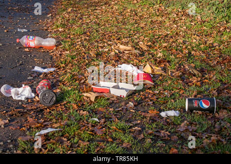 Wurf in einem Land Parkplatz, England, Großbritannien Stockfoto