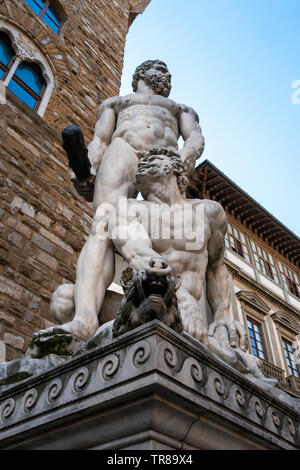 Herkules und Cacus Skulptur außerhalb Palazzio Vecchio, Piazza delle Signoria, Florenz, Italien Stockfoto