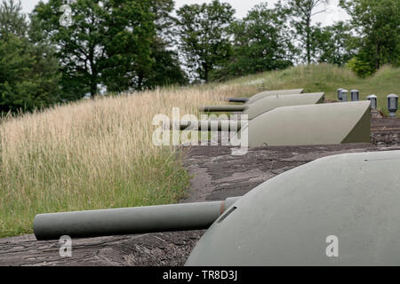 Frankreich, Elsass, Juni 2015: Gun Batterie von 15 mm Haubitze Kuppeln am Fort de Mutzig, Festung von Kaiser Willheim II. Stockfoto