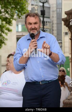 Senden nationale Krise hielt eine Kundgebung vor dem Parlament Sq, nachdem er in einer Petition zu 10 Downing am Donnerstag, den 30. Mai 2019. Stockfoto