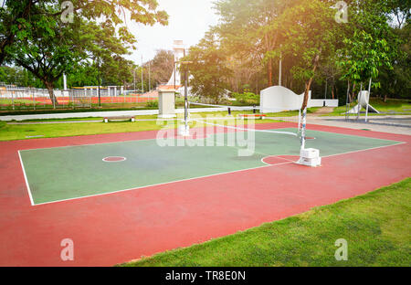 Charakter-symbole Takraw Hof Sport outdoor für für das Spielen Charakter-symbole takraw Ball oder Rattan ball Standard Größe und die net Stockfoto