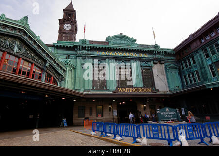 Hoboken Terminal Transportation Center für Fähre, Bahn, U-Bahn und Bus. Stockfoto