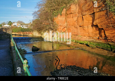 UK, Devon, Sidmouth, Riverside Promenade in der Nähe der Mündung des Flusses Sid Stockfoto