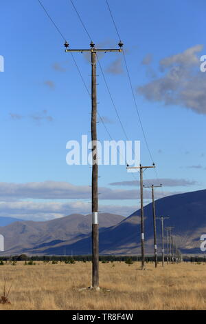 Powerlines, Mackenzie Country, Neuseeland Stockfoto