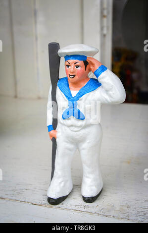 Puppe der Naval Militärs in Uniform mit Gips/Modell sailor naval Statue wenig Stockfoto