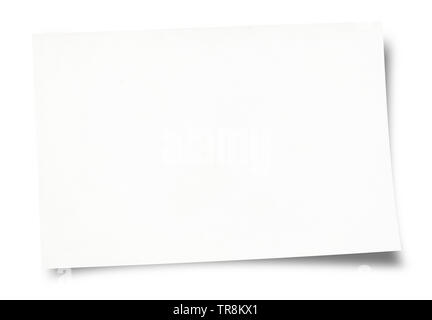 Weißes Blatt Papier auf weißem Hintergrund Stockfoto