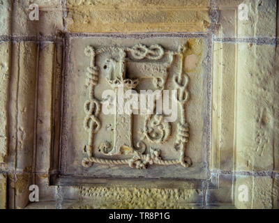 Kompliziertes Deckenrelief des Buchstaben F für Francois I. im Chateau de Chambord in Loir et Cher, Centre Val de Loire, Frankreich Stockfoto