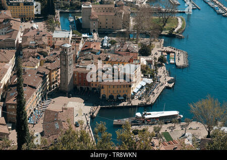 Riva del Grada, Italien - März 2018: Blick auf die Stadt Stockfoto