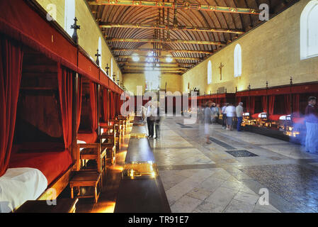 Die große Halle der Armen, das Hôtel-Dieu, Hospices de Beaune, Beaune, Côte d'Or, Burgund, Bourgogne, Frankreich Stockfoto