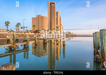 Corpus Christi, Texas, USA Skyline von der Bucht in den Tag. Stockfoto