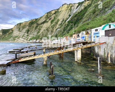 Passetto Strand mit typischen fisherman Höhlen Stockfoto