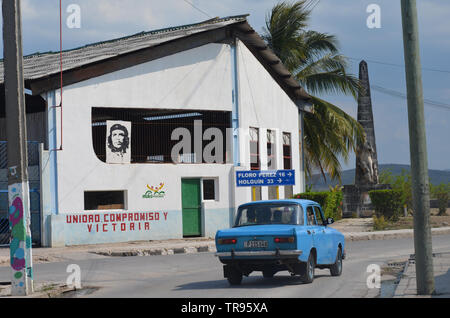 Vintage amerikanische Autos in Gibara, Kuba Stockfoto