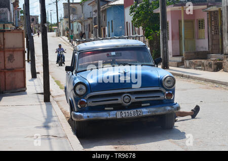 Vintage amerikanische Autos in Gibara, Kuba Stockfoto