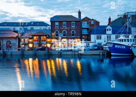 WEYMOUTH, Großbritannien - 20.Mai 2019: Der alte Hafen ist ein malerischer Hafen an der Küstenort Weymouth in Dorset, Südengland. Stockfoto