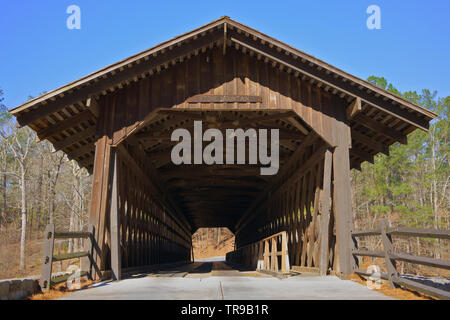 Washington W. König Bridge, Brücke von 1891, im Stone Mountain Park in der Nähe von Stone Mountain, DeKalb County, Atlanta, Georgia, USA. Stockfoto