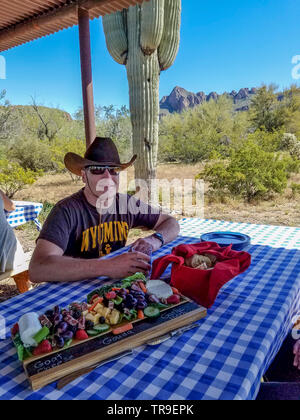 Wein und Käse Fahrt am White Stallion Ranch, eine Dude Ranch außerhalb von Tucson, AZ. Stockfoto