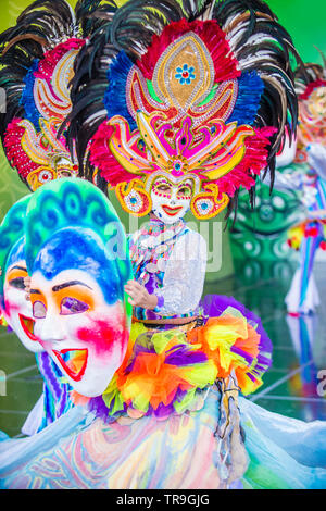 Philippinische Tänzerin des Masskara Festivals von Bacolod treten auf dem Maskdance Festival in Andong Südkorea auf Stockfoto