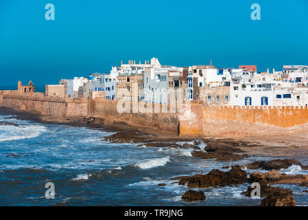 Herrlicher Panoramablick von Essaouira Wälle Antenne in Essaouira, Marokko. Stockfoto