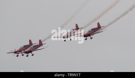 Royal Jordanian Falcons flying Walter Extra 300 L Stockfoto