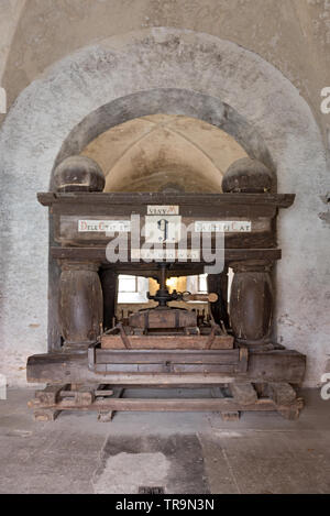 Alte Traube drücken Sie im Kloster Eberbach in der Nähe von Eltville Deutschland Stockfoto