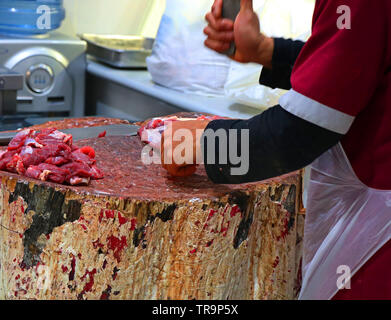 Fleisch in einer Metzgerei Stockfoto