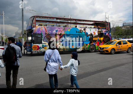 Kostenloser Wanderbus am Taksim-Platz in Istanbul, Türkei Stockfoto