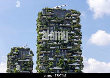 Mailand, Italien - Juni 04, 2017: "Bosco Verticale" (Vertikal) in Porta Nuova Viertel, in der Nähe von Garibaldi Bahnhof in Mailand. Bosco Vericale sind Stockfoto