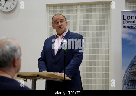 London/Großbritannien - 31. Mai 2019: Ed Davey, Liberaldemokratischen MP für Kingston und Surbiton, sprechen an Führung Wahl der Partei Hustings an der Stadt von London Academy in Highbury, North London Stockfoto