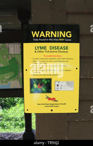 Lyme Krankheit Warnschild Long Island New York Stockfoto