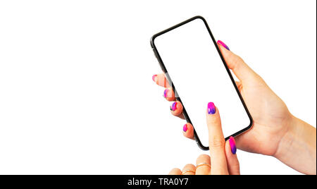 Smartphone Mockup in der Frau die Hand auf weißem Hintergrund. Moderne rahmenlose Smartphone mock up mit leeren weißen Bildschirm an. Der leere Raum für Text. Kopieren Stockfoto