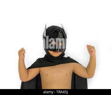 Tragen Kinder Maske schwarz auf weißem Hintergrund, Stockfoto