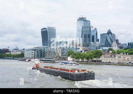 Der Stadt London überhaupt ändernden Skyline als neue Wolkenkratzer sind der Mischung hinzugefügt Stockfoto