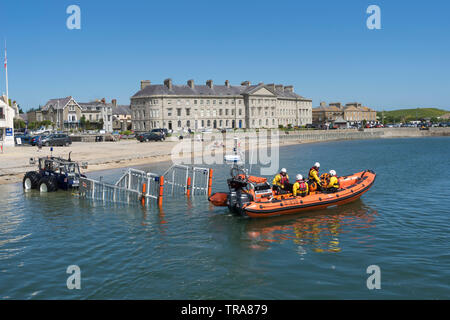 RNLI Ausbildung in Beaumaris, Anglesey, Wales, Großbritannien Stockfoto