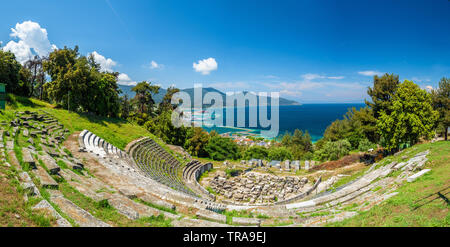 Antike Theater Ruinen, archäologische Stätte in Limenas, Thassos, Griechenland Stockfoto