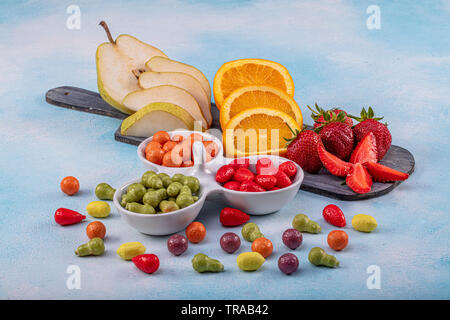 Obst Kaugummis. Sortierte Gummibärchen Süßigkeiten. Ansicht von oben. Gelee Süßigkeiten. Stockfoto