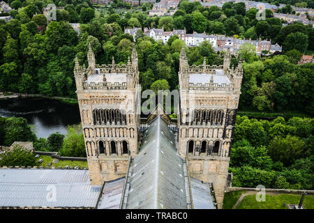Blick auf Durham, England, von der Spitze des Central Tower in Durham Cathedral Stockfoto