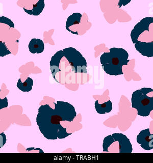 Nahtlose floralen Muster rosa Schmetterlinge und blaue Blumen auf hellem Hintergrund. Schmetterling fliegen Drucken für Gewebe Textil, Kinder Tapete Stockfoto