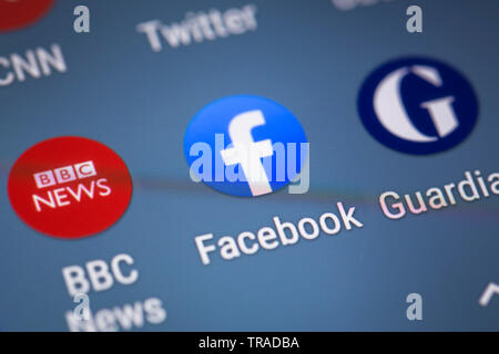 Facebook Logo Symbol auf Mobiltelefon Stockfoto