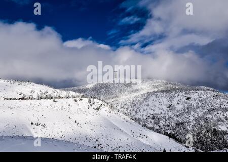 Verschneite Parnitha Mt., Athen, Griechenland Stockfoto