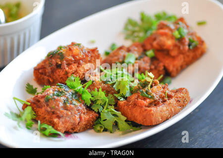 Gebratenes Brot mit schweinehack ausbreiten, Thai toast Stockfoto