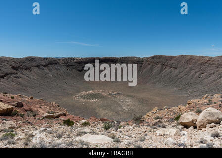 Majestic Meteor Crater Vista im Frühling, Northern Arizona Stockfoto