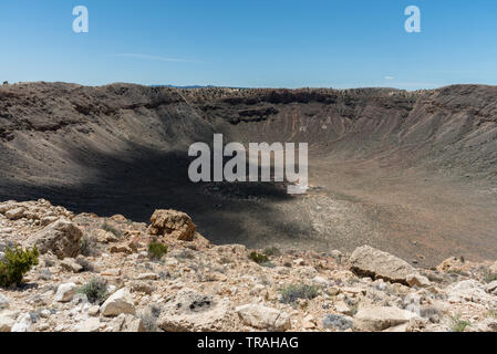 Majestic Meteor Crater Vista im Frühling, Northern Arizona Stockfoto