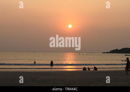 Erholsamen wunderschönen Sonnenuntergang über Palolem Beach, Goa, Indien Stockfoto