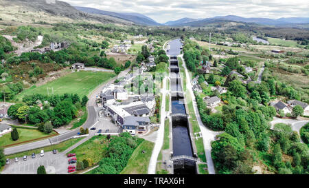 Neptune Schlösser, Luftaufnahme von drohne des Caledonian Canal, Spean Bridge, Schottland, Großbritannien Stockfoto