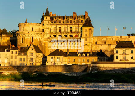 Renaissance Schloss von Amboise bei Sonnenuntergang, Tal der Loire, Weltkulturerbe der UNESCO, Indre et Loire, Center-Val de Loire, Frankreich Stockfoto