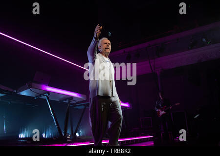 Fotos von Howard Jones im Queens Hall Edinburgh Schottland. 35 Jahre Jubiläum der "Menschen Lib' Album und verwandeln den 31. Mai 2019 Stockfoto