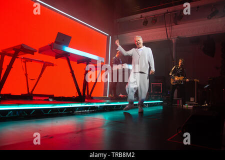 Fotos von Howard Jones im Queens Hall Edinburgh Schottland. 35 Jahre Jubiläum der "Menschen Lib' Album und verwandeln den 31. Mai 2019 Stockfoto