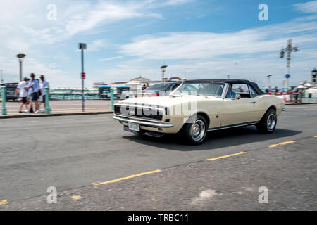 UK. 2. Juni 2019. Eine Chevrolet Corvette SS anreisen, bei sonnigem Wetter an der Küste nach der jährlichen London nach Brighton Classic Auto laufen, die in Greenwich Park Credit gestartet: Andrew Hasson/Alamy leben Nachrichten Stockfoto